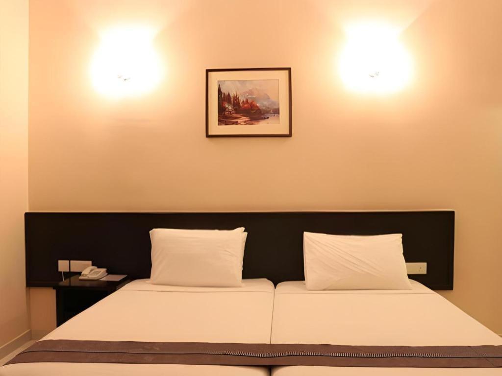 Stallions Suites Penang Jelutong Eksteriør billede
