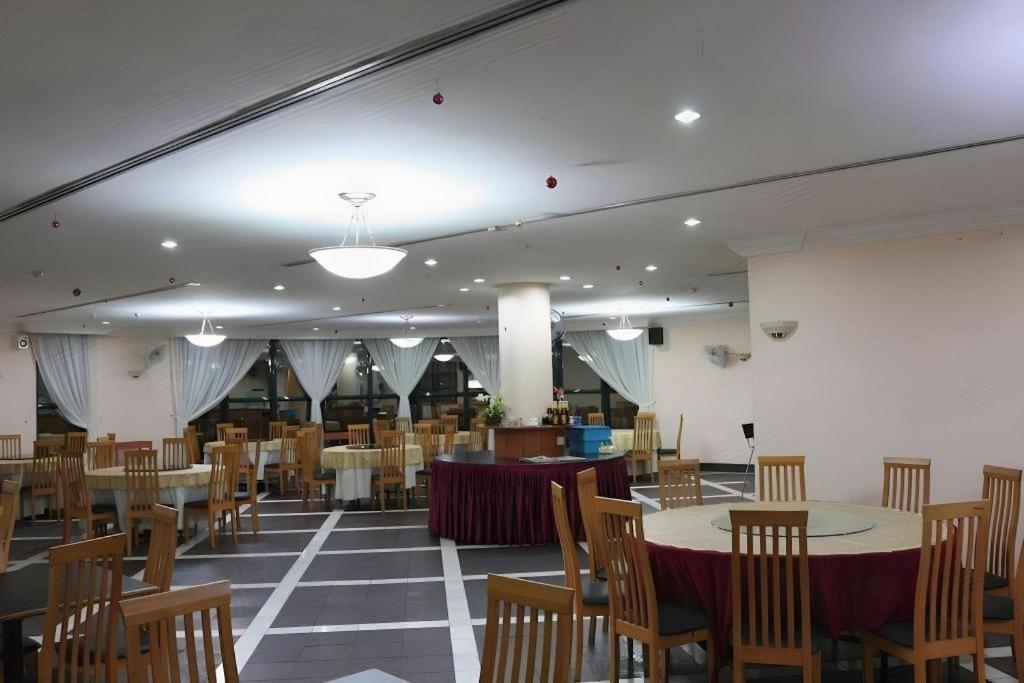Stallions Suites Penang Jelutong Eksteriør billede