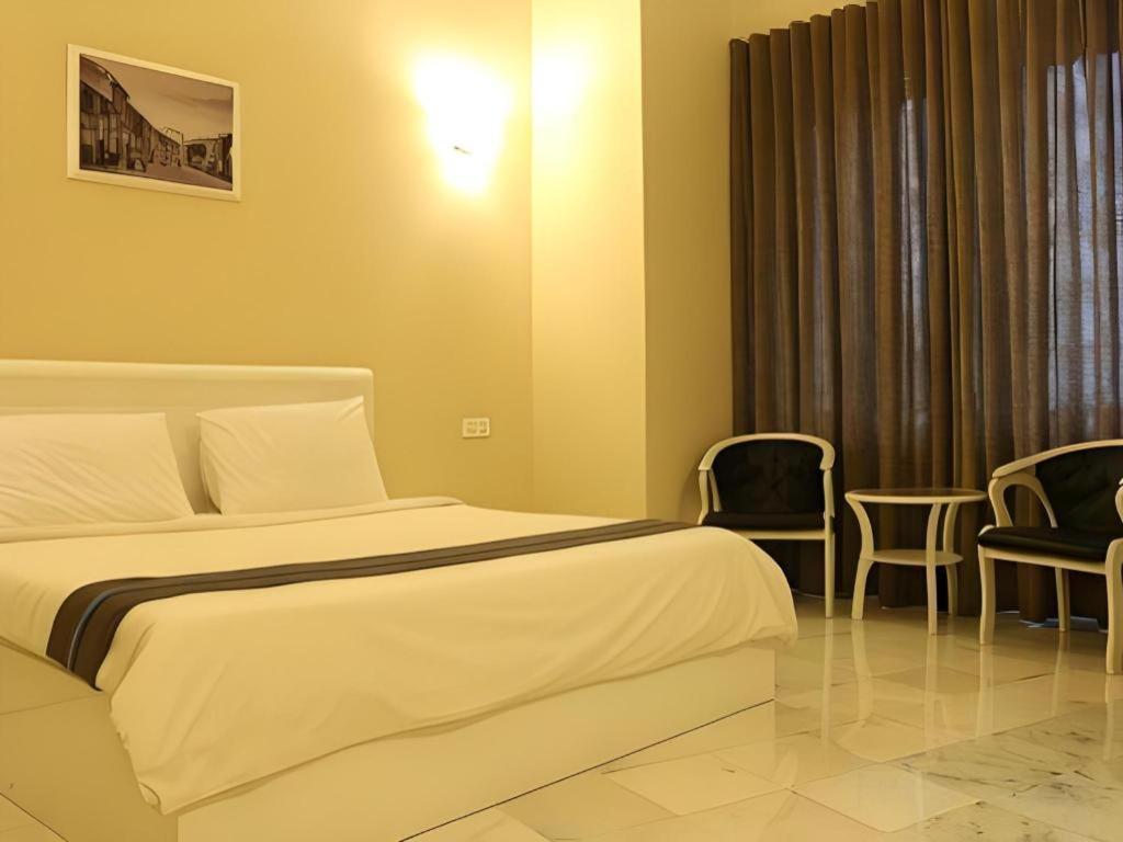 Stallions Suites Penang Jelutong Eksteriør billede