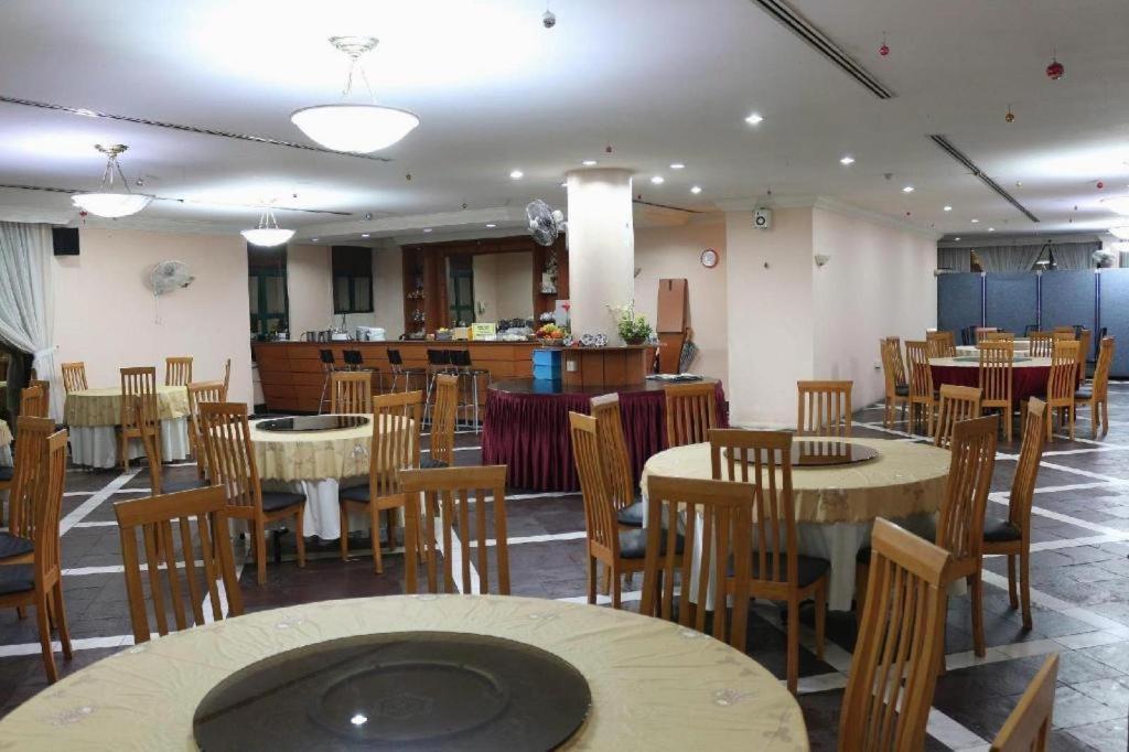 Stallions Suites Penang Jelutong Eksteriør billede