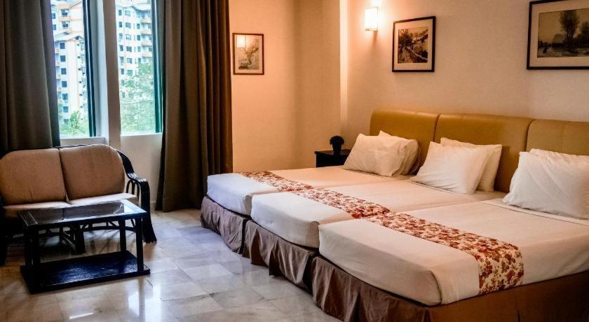 Stallions Suites Penang Jelutong Eksteriør billede