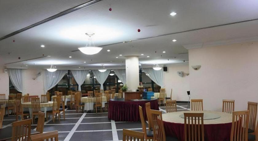 Stallions Suites Penang Jelutong Eksteriør billede