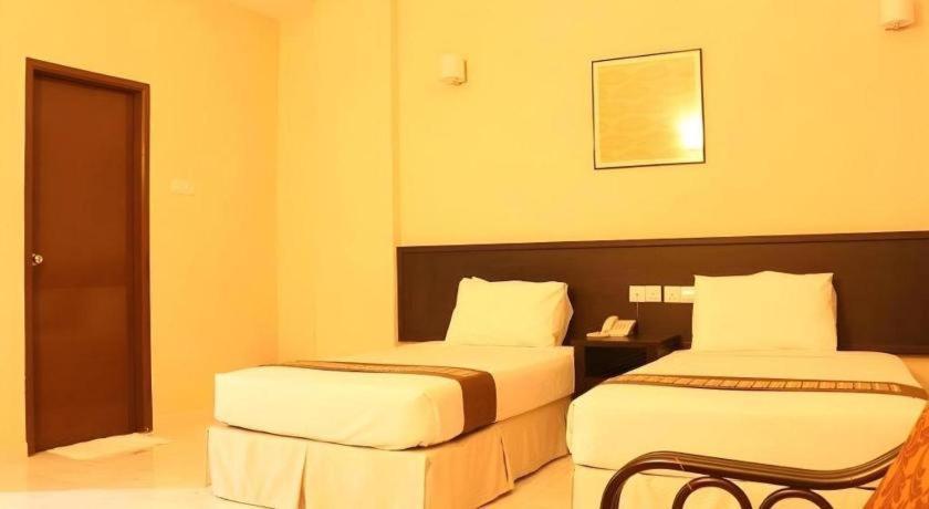 Stallions Suites Penang Jelutong Eksteriør billede