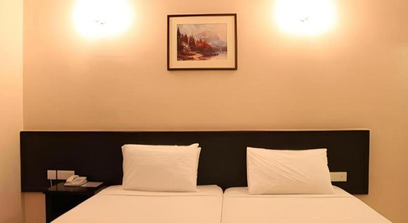 Stallions Suites Penang Jelutong Eksteriør billede